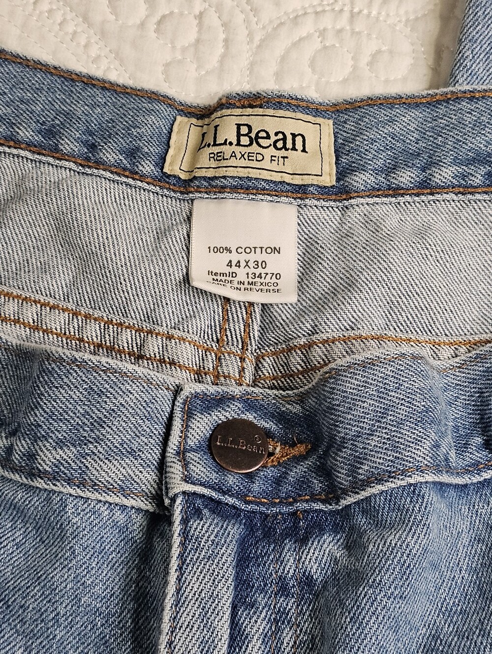 Mens LLBean 44x30 Relaxed Fit Jeans - Picture 6 of 6